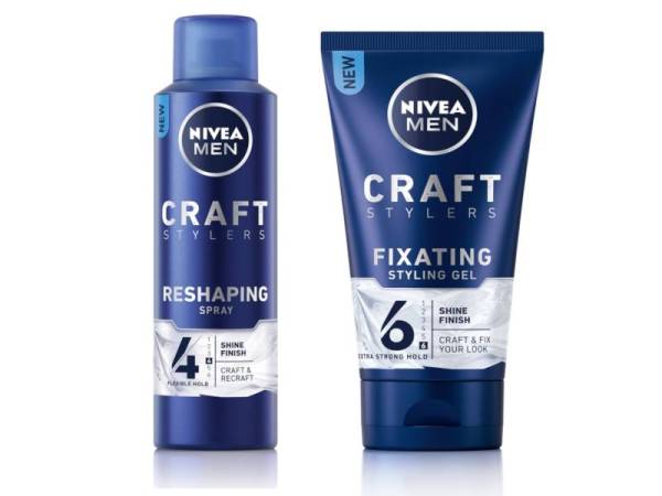 KOLEKSI Craft Stylers Reshaping Spray (kiri) sesuai dipadankan dengan jejaka aktif yang inginkan kekemasan rambut sepanjang hari.