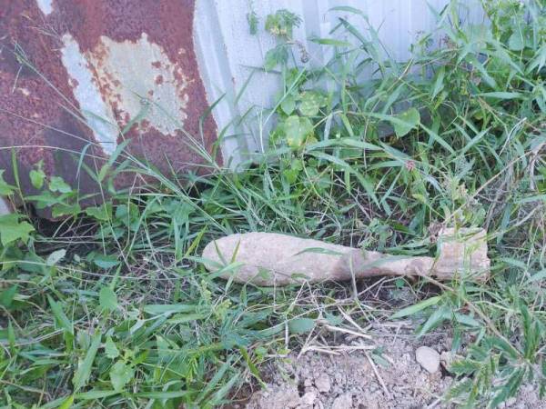 Bom mortar yang ditemui di kawasan pembinaan berdekatan Jalan Metro-Sri Wang di Sungai Petani semalam.