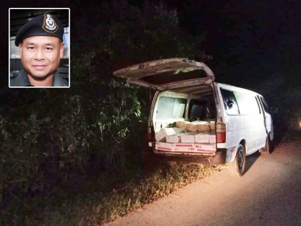 Van yang digunakan untuk menyeludup ayam sejuk beku terbabas ketika dikejar PGA Batalion 7. Gambar kecil: Azhari