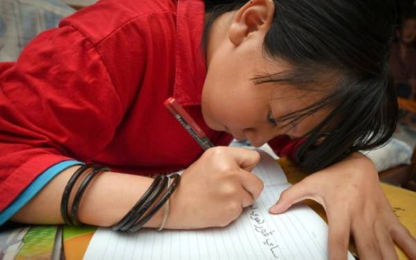 Alasan kebimbangan kesan buruk pengenalan tulisan jawi di sekolah disifatkan sebagai ‘tidak berasas’ dan sengaja diada-adakan. -Foto Bernama