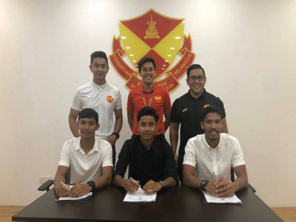 FAS agresif merencana perancangan mengembalikan kegemilangan Gergasi Merah termasuk merekrut 28 bekas pemain AMD sebagai pelapis skuad senior Selangor.