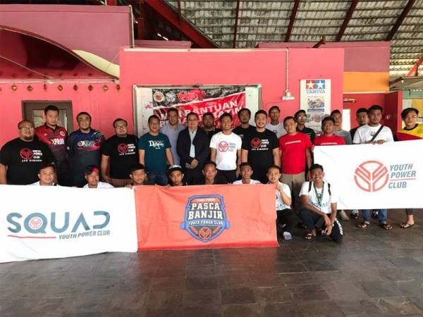 Skuad YPC yang terlibat Misi Bantuan Belia Prihatin 2019 di Kemaman semalam.