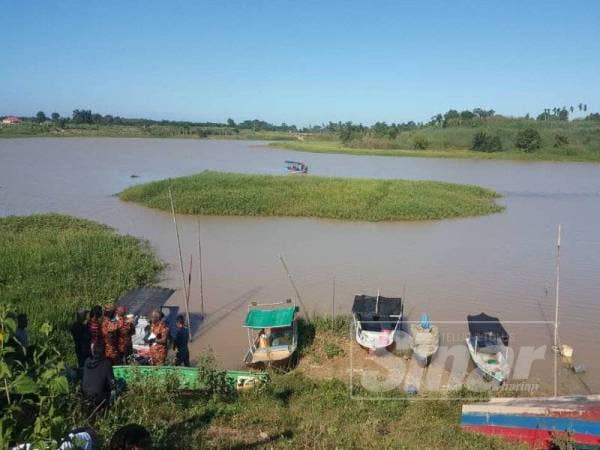 Mangsa hilang selepas bot dinaiki karam ketika menangkap ikan di Jalan Ekor Kucing, Sungai Muda pagi tadi.