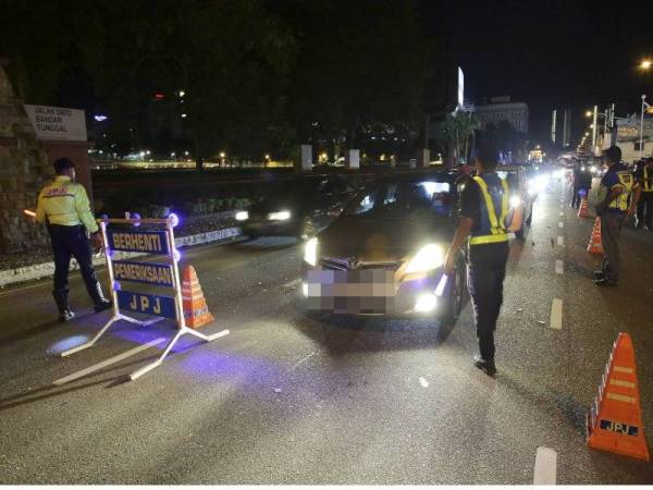 Sekatan jalan raya sempena operasi khas Ambang Tahun Baru 2020