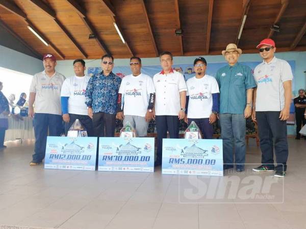 Pemenang-pemenang memancing bagi siri ke-10 sempena program Tourism Malaysia Surfcasting Tour 2019, A Journey To Visit Malaysia 2020.
