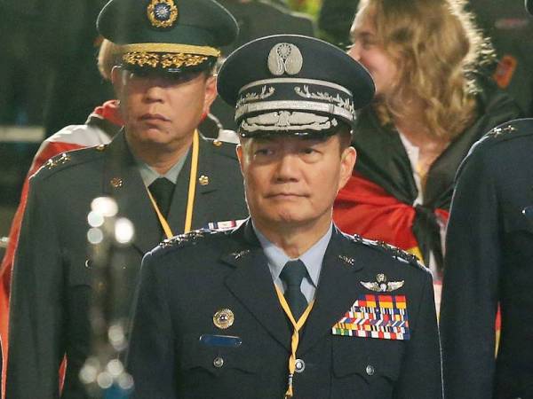 Yi-ming antara pegawai kanan tentera yang terkorban dalam nahas helikopter itu pada hari ini. - Foto AFP