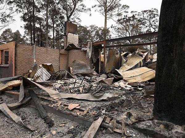 Antara rumah yang musnah dalam kebakaran di NSW. - Foto AFP