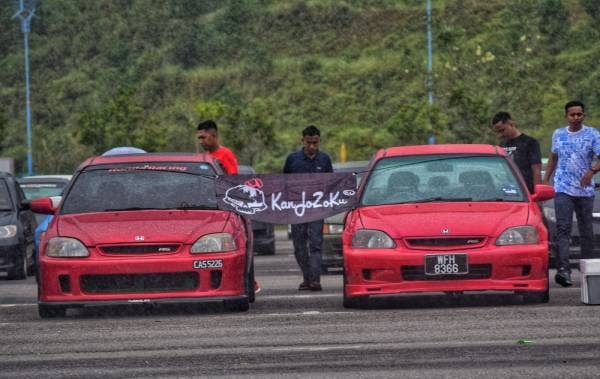 
HUJAN lebat yang turun tidak mematahkan semangat para peserta untuk meneruskan program seperti yang telah dirancang.