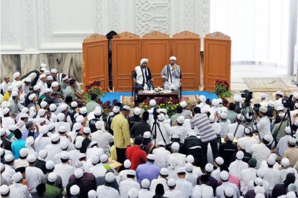 ALLAH SWT menjanjikan ganjaran melimpah-ruah kepada mereka yang duduk dalam majlis ilmu.
