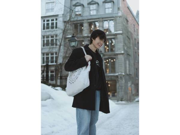 BEG tote turut menjadi pilihan gaya beg yang santai dan ringkas.