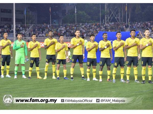 Sukan bola sepak salah satu medium merapatkan perpaduan dalam kalangan rakyat Malaysia. - Foto FAM