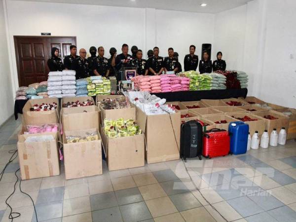 Polis merampas dadah berjumlah RM144.9 juta dalam operasi di sekitar Kuala Lumpur dan Selangor kelmarin.- Foto: Zahid Izzani