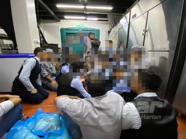 Antara pekerja warga asing yang ditahan Imigresen.
