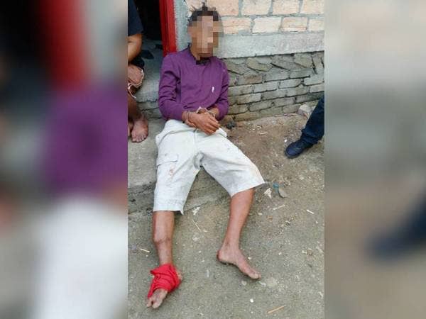 Suspek ditahan di sebuah rumah di Kampung Jelor, Pasir Puteh pada jam 12 tengah hari hari ini.