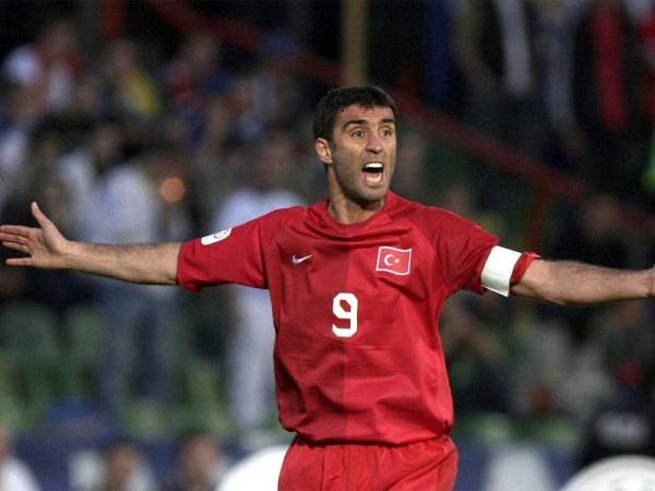 Hakan Sukur merupakan legenda Turki yang kini tidak lagi dibenarkan pulang ke negaranya. - Foto Middle East Online