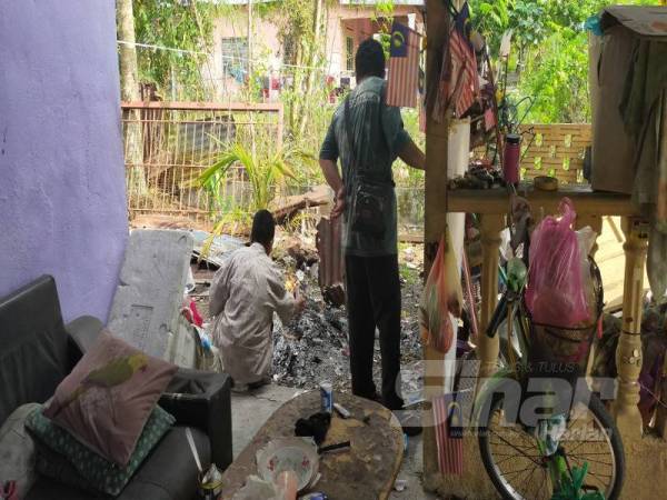 Dua beradik OKU ini pada awalnya tidak menyenangi kehadiran tetamu ke rumah mereka.