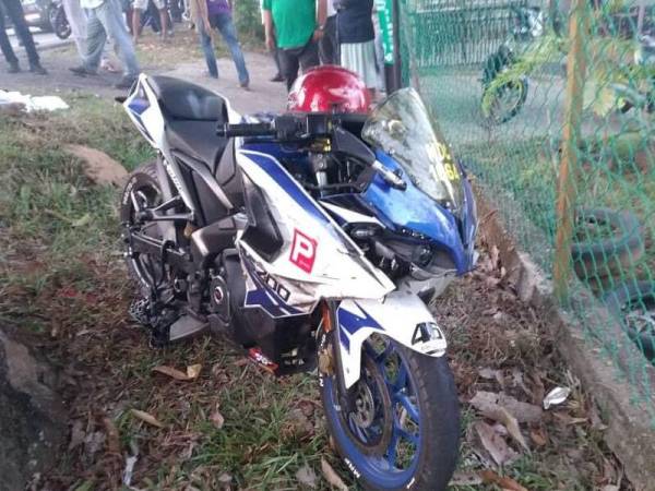 Motosikal Modenas Pulsar yang ditunggang mangsa sebelum terbabit kemalangan. 