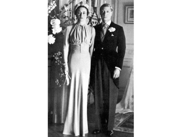 Raja Edward VIII dari Britain memilih untuk turun takhta demi mengahwini Wallis Simpson, seorang wanita dari Amerika Syarikat (AS) pada tahun 1936. - Universal History Archive/Getty Images