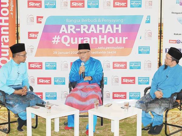 Pengasas Yayasan Warisan Ummah Ikhlas, Datuk Dr. Hussamuddin Yaacub pada program Ar-Rahah #QuranHour yang diadakan di Masjid Ar-Rahah Kampung Kerinchi. - FOTO ROSLI TALIB