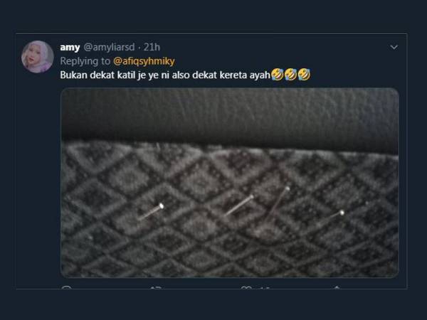 Seorang pengguna media sosial berkongsi gambar jarum pada kerusi kereta bapanya.
