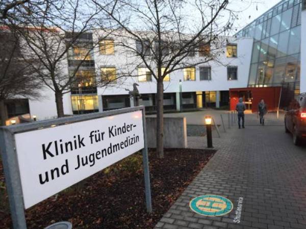 Lima bayi Hospital Universiti Ulm, Jerman didakwa diracun seorang jururawat.