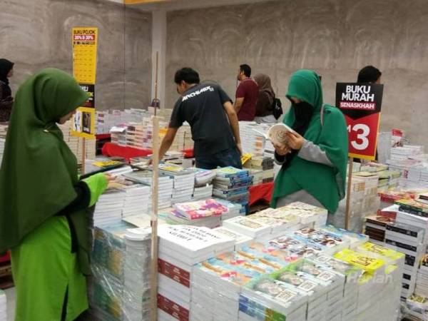 Pelbagai diskaun menarik menanti pengunjung pada Jualan Gudang Awal Tahun Karangkraf yang berlangsung semalam sehingga 9 Februari ini.