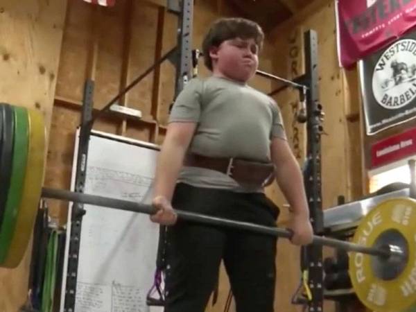 Fegley muncul individu paling termuda berjaya mengangkat beban seberat 104kg sewaktu menyertai Kejohanan Angkat Berat Amerika 2020 baru-baru ini.