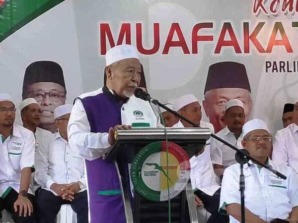 Hashim ketika menyampaikan ucaptama pada Konvensyen Muafakat Nasional Parlimen Jerlun bersama Naib Presiden UMNO, Datuk Seri Ismail Sabri Yaakob di Wisma UMNO Jerlun hari ini.