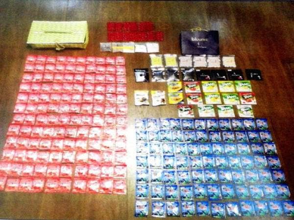 Dadah yang dirampas dalam serbuan polis di sebuah unit pangsapuri Jalan Cheras Hartamas,Selangor Sabtu lalu.