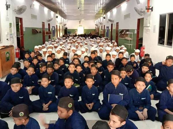 Antara pelajar Maahad Al-Iman Li Ulumil Quran yang kini mencecah kira-kira 400 orang.