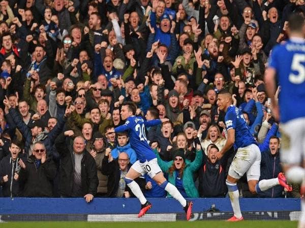 Bernard meraikan jaringan pertama Everton ketika menentang Crystal Palace di Goodison Park.