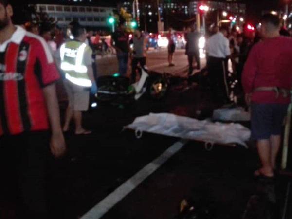 Mayat mangsa dibawa ke Hospital Pulau Pinang untuk bedah siasat.