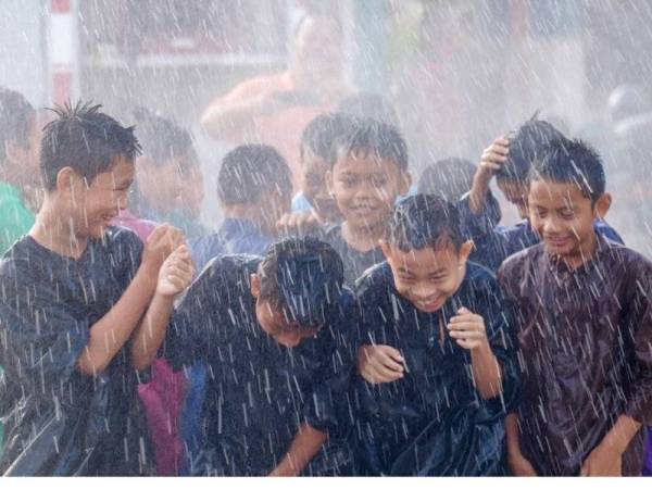 AMALAN berkhatan diwajibkan ke atas setiap umat Islam baik lelaki mahupun perempuan.