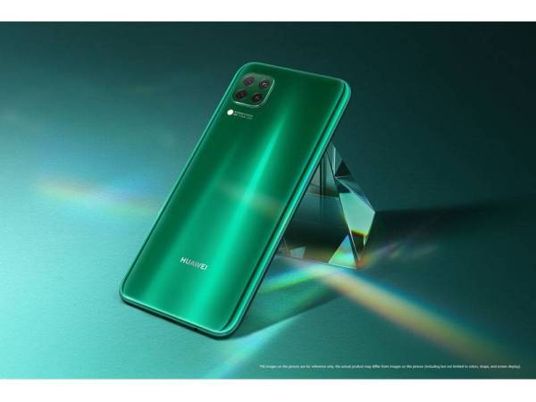 Warna Crush Green tampil dengan elemen menyegarkan.