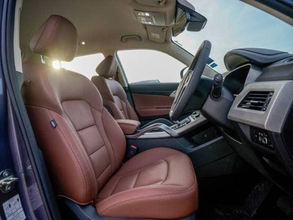 Naik taraf termasuklah kerusi hadapan dengan sistem pengudaraan dan tempat duduk belakang yang boleh direbahkan. - Foto Bernama