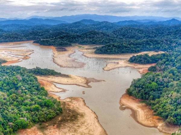Keadaan Empangan Muda di Kedah yang berada dalam keadaan kritikal.