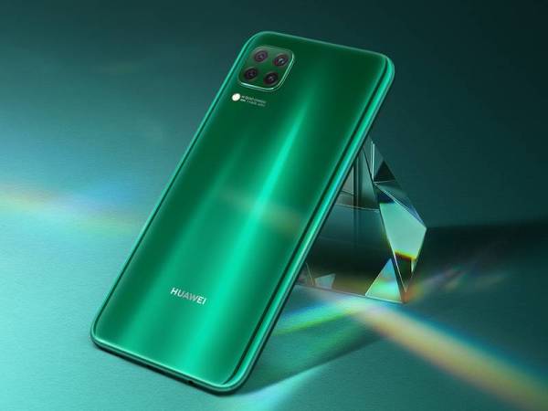 Telefon bimbit Huawei Nova 7i Crush Green mampu mengeratkan percintaan jarak jauh anda.