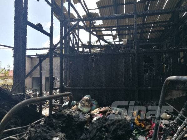 Keadaan kediaman Melati yang musnah hampir 100 peratus dalam kejadian kebakaran itu.