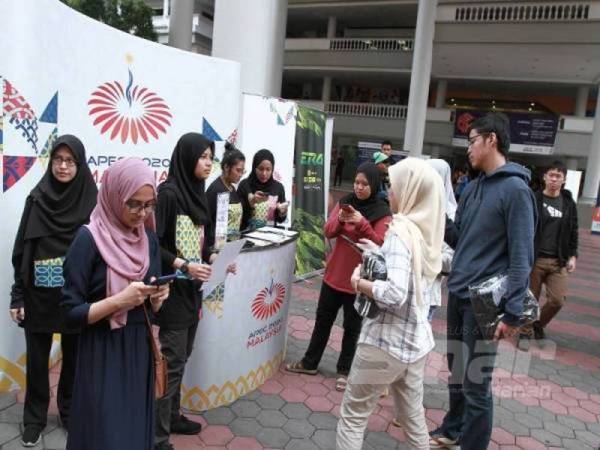 Persidangan APEC 2020 di Kuala Lumpur dijangka menjadi pentas terakhir Dr Mahathir mewakili negara sebagai Perdana Menteri sebelum dijangka menyerahkan jawatan itu kepada Anwar kelak. 