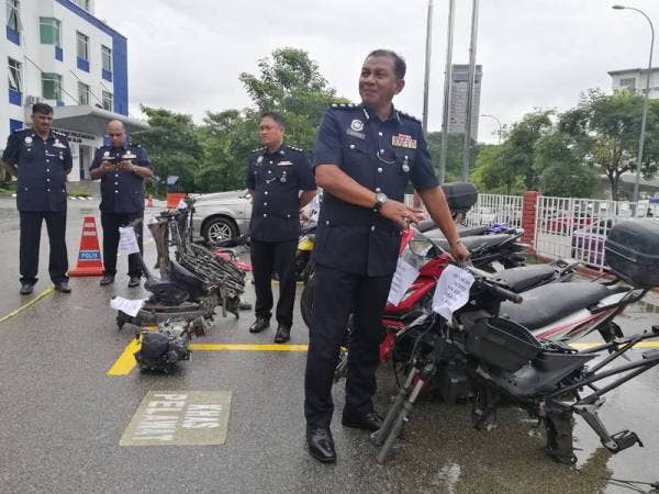 Baharudin menunjukkan antara kenderaan curi yang dirampas sepanjang Ops Lejang Khas di sekitar Lembah Klang, Pahang dan Kedah bermula 8 Januari hingga 31 Januari.