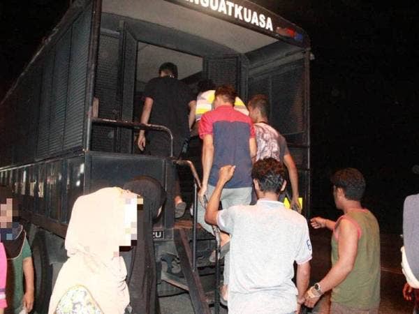 Seramai 33 warga asing ditahan dalam operasi di Nilai kelmarin.