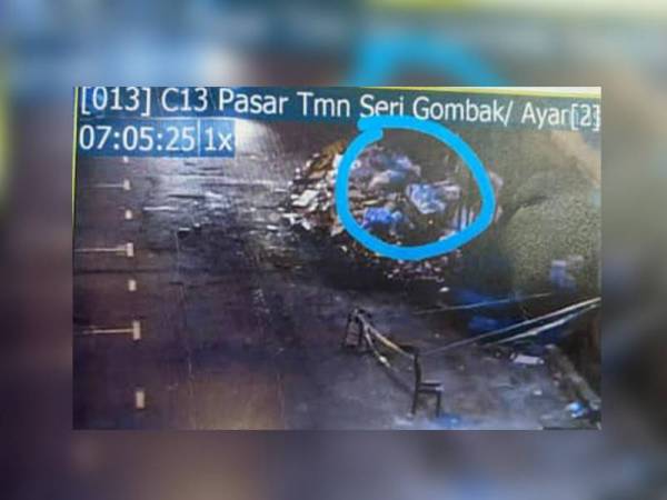 Lokasi hotspot pembuangan sampah haram berhampiran Pasar Moden Seri Gombak Fasa 3. Foto: Ihsan FB MPS