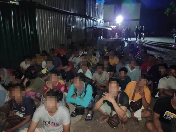 Antara PATI yang ditahan dalam Ops Kutip di kawasan penempatan haram di Desa Park City, Kuala Lumpur tengah malam tadi.