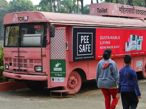 Tandas berwarna merah jambu itu dikhaskan untuk golongan wanita yang juga boleh digunakan untuk menyusukan anak mereka. - FOTO: AFP