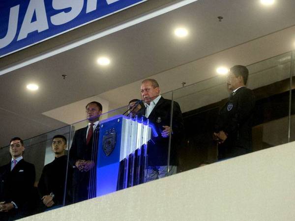 Sultan Johor Sultan Ibrahim Almarhum Sultan Iskandar berkenan merasmikan Stadium Sultan Ibrahim ketika hadir pada Pelancaran Stadium Sultan Ibrahim di Iskandar Puteri hari ini.- Foto Bernama