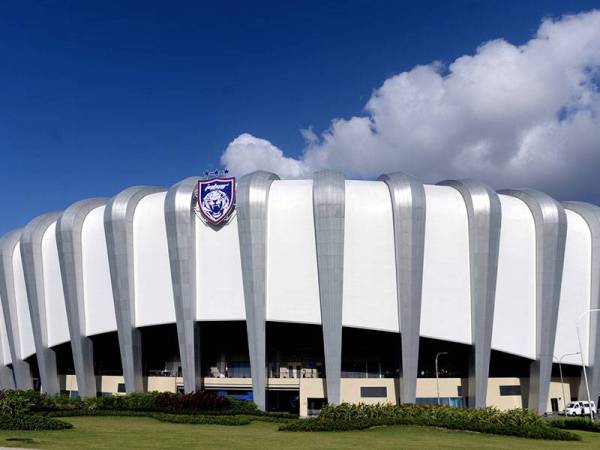 Keadaan Stadium Sultan Ibrahim milik negeri Johor dibuka kepada umum selepas pelancarannya malam ini. Stadium Sultan Ibrahim merupakan laman baharu kelab bola sepak terkemuka Asia Tenggara.- Foto Bernama