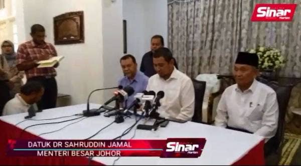 Datuk Dr Sahruddin Jamal masih kekal sebagai Menteri Besar Johor.