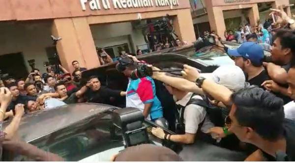 Mesyuarat Majlis Perwakilan Pemimpin (MPP) Parti Keadilan Rakyat (PKR) kecoh.