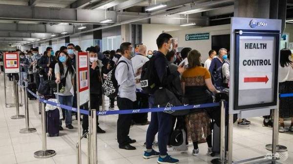 Thailand hari ini mencatatkan lima lagi kes koronavirus (Covid-19) yang disahkan, kesemuanya berkaitan kepada berkongsi minuman dan rokok dalam dua kluster, menjadikan keseluruhan kes yang disahkan di negara itu, meningkat kepada 75 kes.