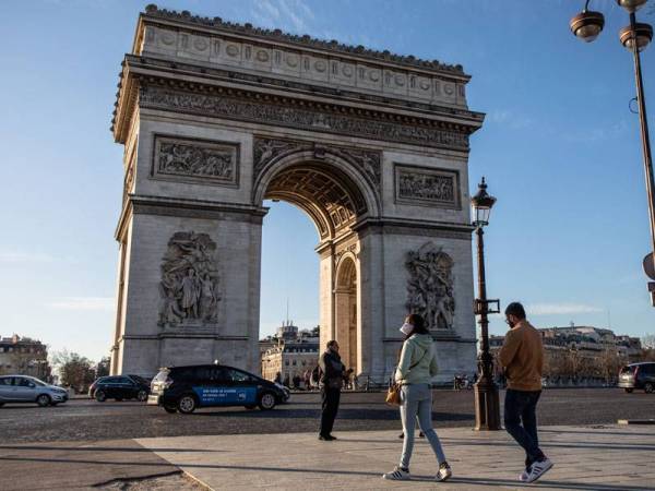 Perancis mengesahkan sejumlah 5,423 kes jangkitan koronavirus, meningkat 923 hari sebelumnya, yang paling tinggi sejak virus itu dikesan di negara itu awal tahun ini. Foto: Xinhua